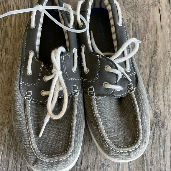 Sonoma Grey Boys Boat Shoes, size 3 - Picture 3 of 5